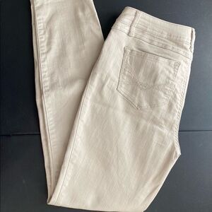 N62 skinny khaki stretch jeans. Sz 6